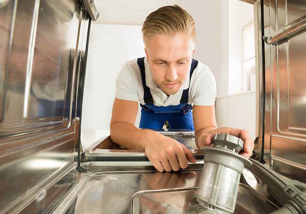https://www.spotondraincleaning.com/wp-content/uploads/2018/10/inner_group_04.jpg