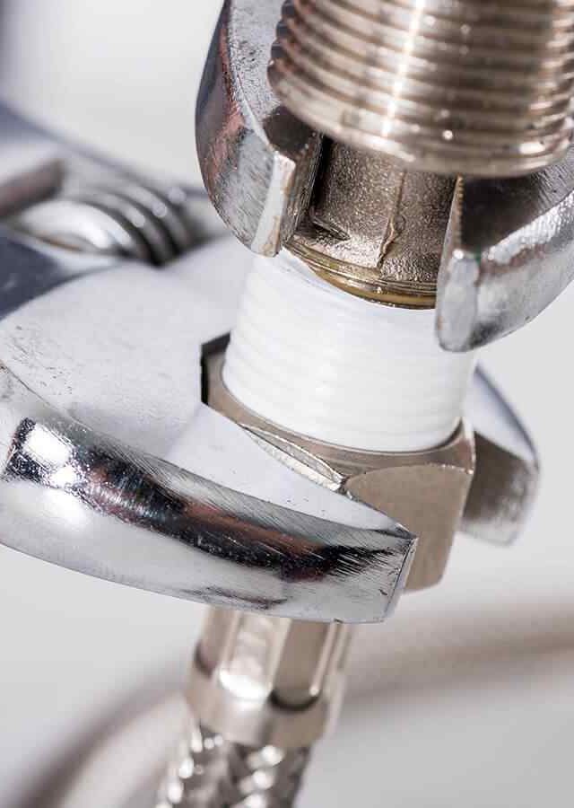 https://www.spotondraincleaning.com/wp-content/uploads/2018/10/inner_service_04-640x900.jpg